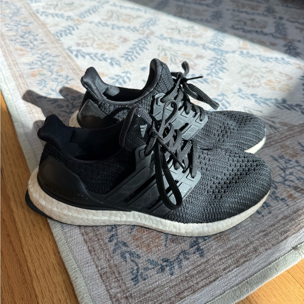 Size 7 womens adidas ultra boost sneakers